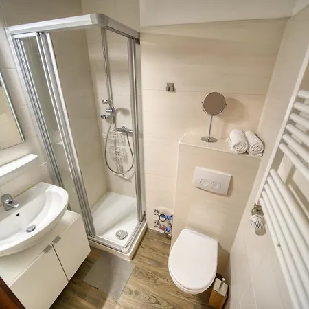 - Haus G, App 0g0811 * ハイリゲンハーフェン